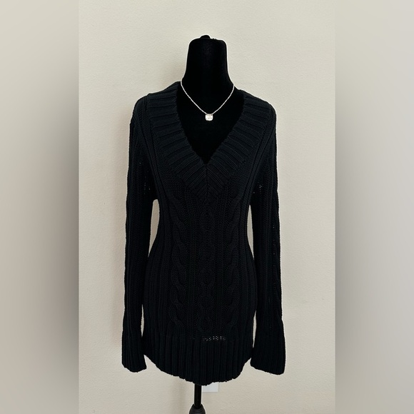 Banana Republic Sweaters - Banana Republic Deep Black Cable Knit V-Neck Sweater